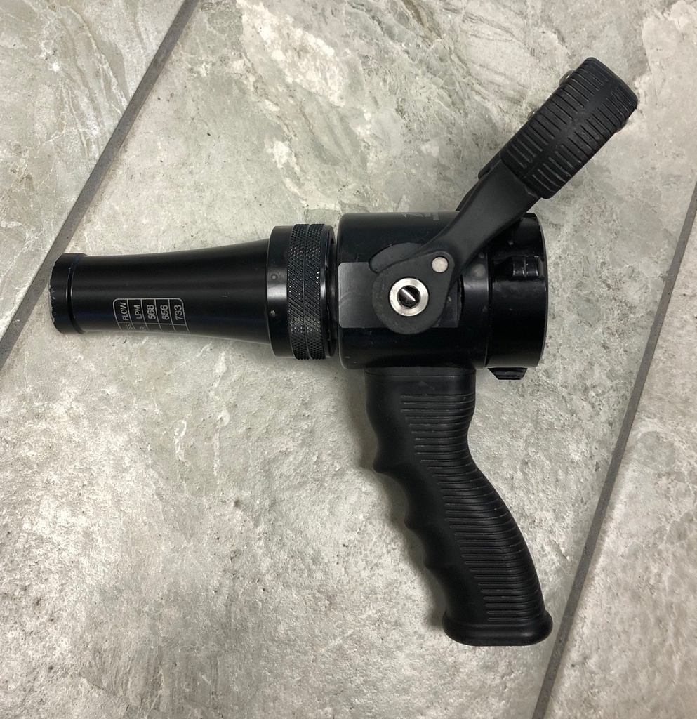 38mm (1.5") Shut-off & pistol grip w/ 7/8" smooth bore tip *Sale* (demo nozzle)